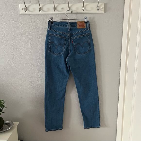 Levi's Wedgie High Rise Straight Leg Jeans - Picture 6 of 9